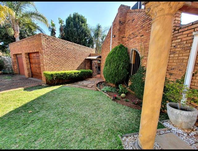 3 BEDROOM HOUSE FOR SALE IN KARENPARK